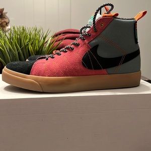 Mens 8.5 Nike SB Sport Spice